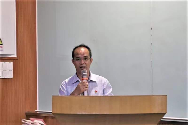 镇总工会专职副主席李广裕.jpg 镇总工会专职副主席李广裕.jpg