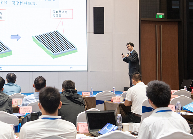 选手路演.jpg 选手路演.jpg